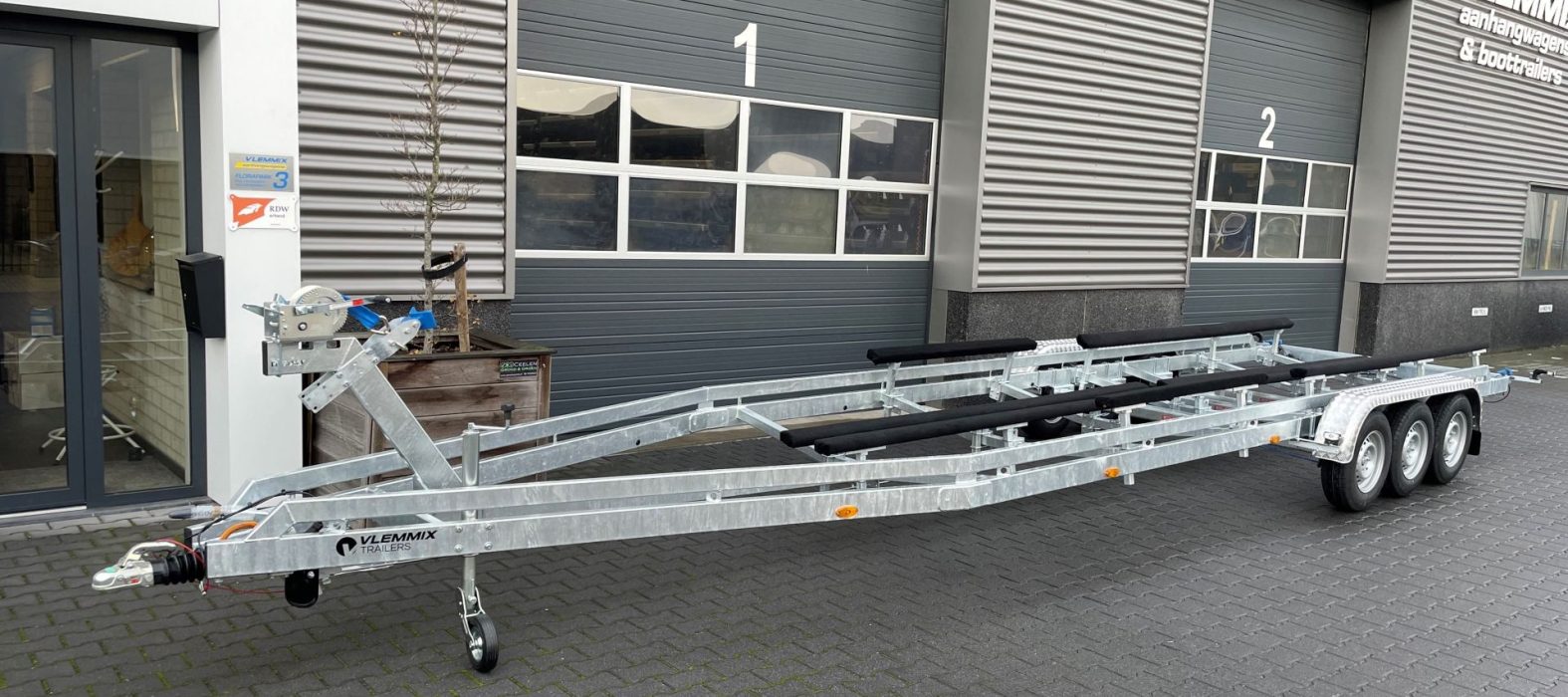 Balken trailer 10m 3as voor 1575x700