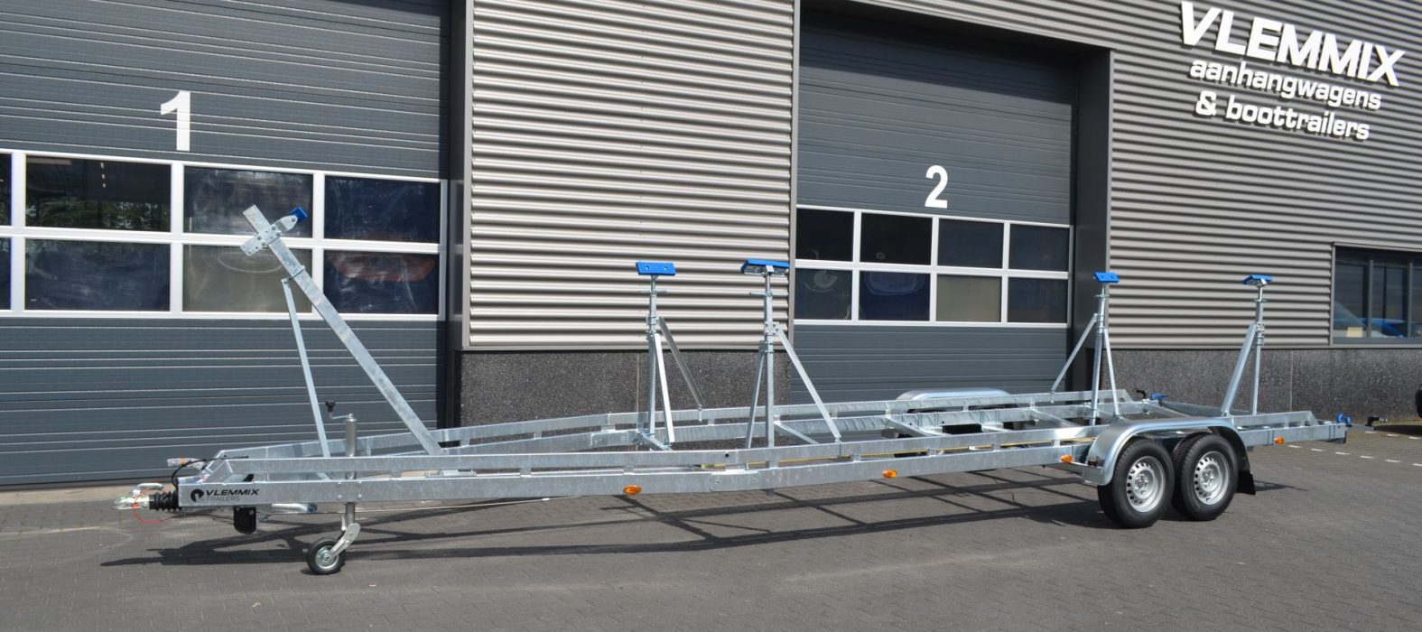 Zeilboottrailer 92m 2 assen voorkant 1 1575x700