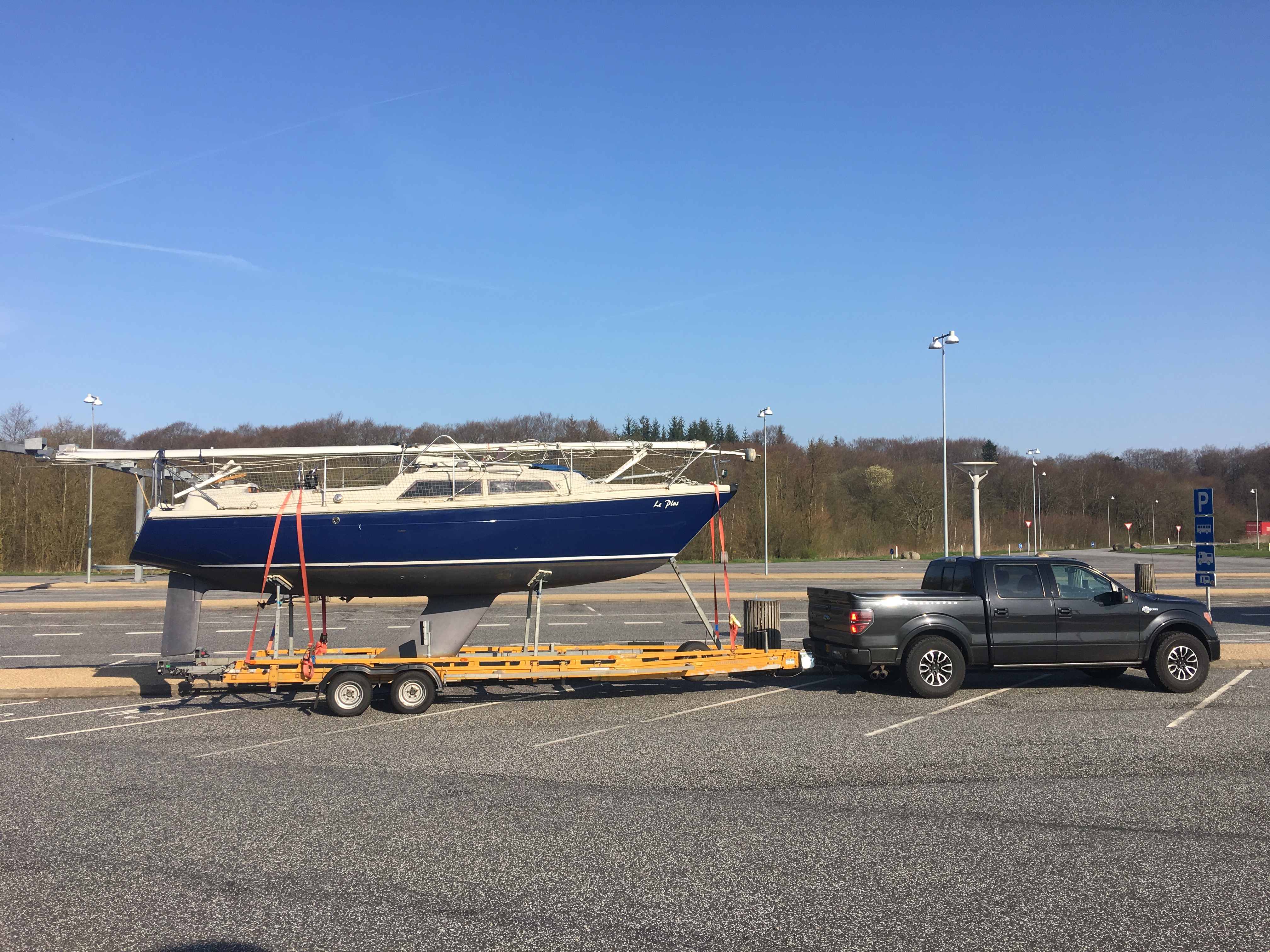 Zeilboten transport door Van REES Trailers - Van Rees Trailers