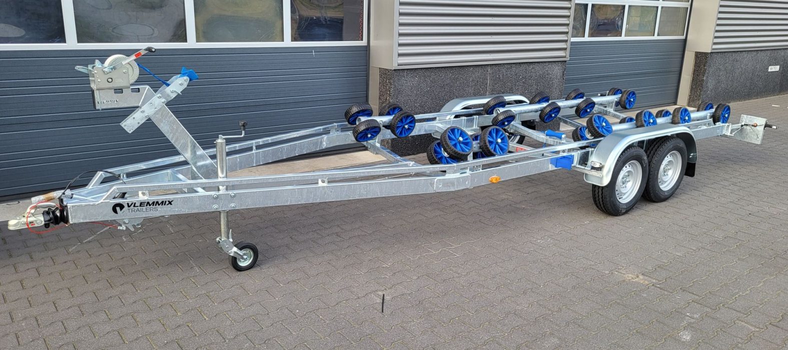 Tandemas Vlemmix boottrailer met flexrollen bij Van REES trailers
